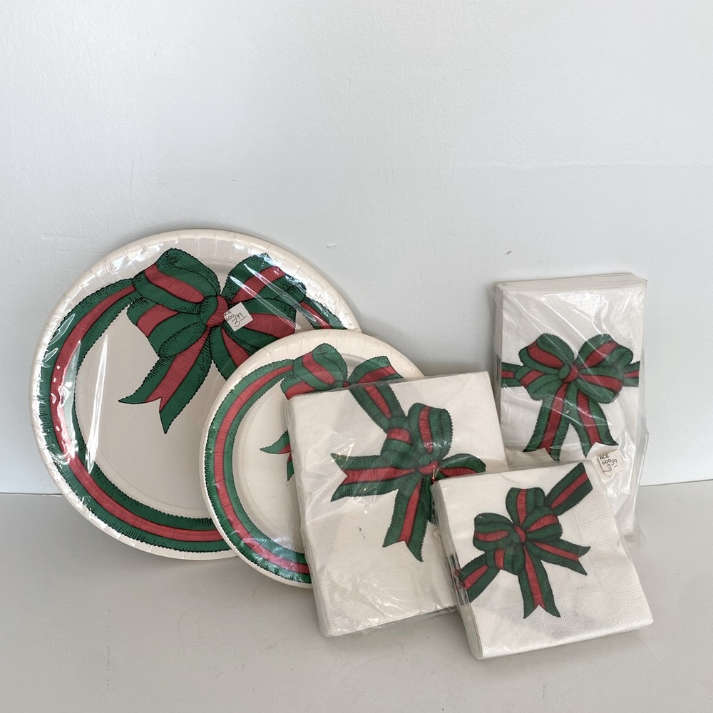 Potpourri Press Christmas plate and napkins set Grosgrain holiday red green bow